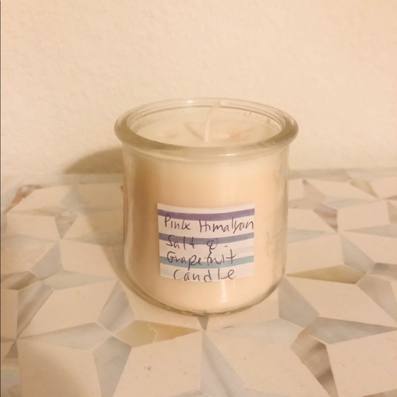 💕NWT Pink Himalayan Salt Grapefruit Candle💕 - Picture 2 of 3